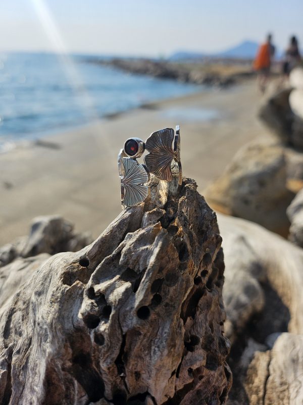 Silver ring Gingo biloba with natural garnet