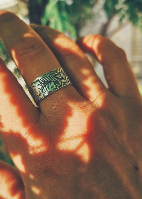 Botanical ring with ornament. Ring with leaves.