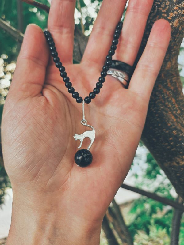 Choker with a cat and agate