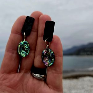 Earrings with mother of pearl