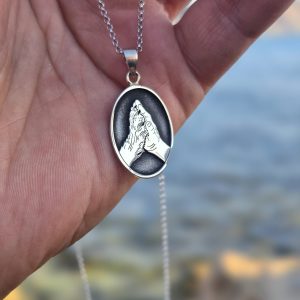 Рука и лапка