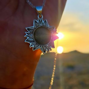 Чёрное солнце