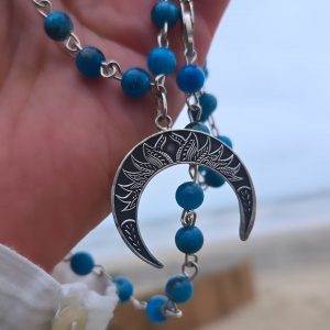 Necklace lunula